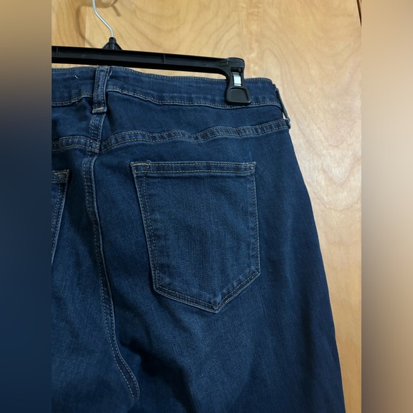 Sonoma Skinny Jeans Dark Wash Size 12PS EUC - Picture 7 of 9